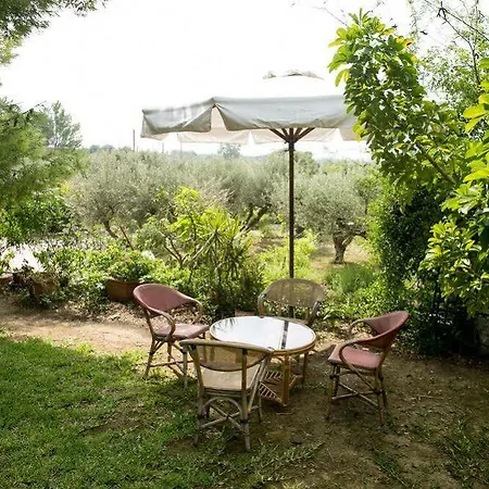 Almyros Studios & Apartment