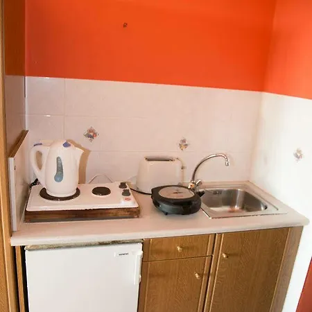 Almyros Studios & Apartment